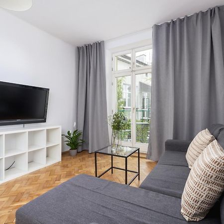1-Bedroom Apartment With Balcony - Dluga 65 Krakau Exterior foto